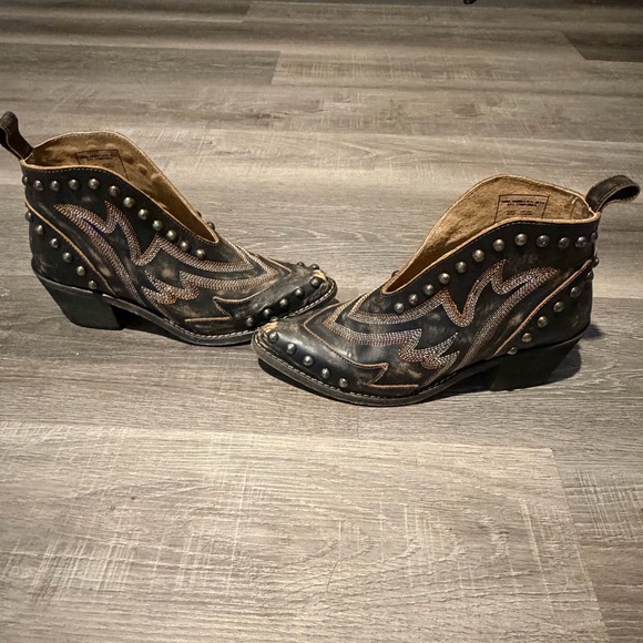 Circle G Shoes - Like New! Circle G by Corral Bootie Studded Boots